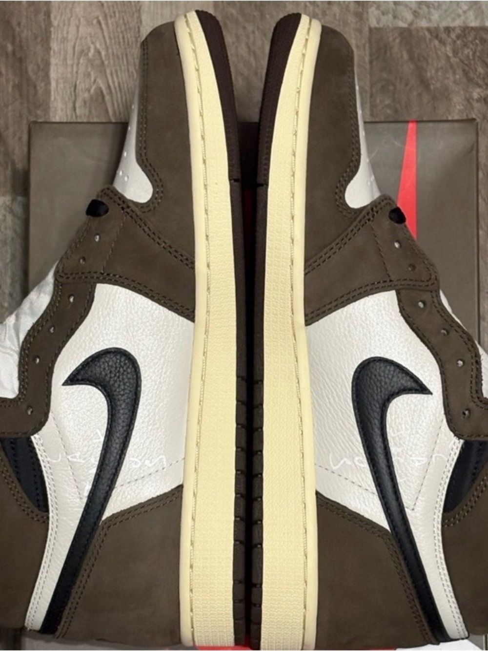 Air Jordan 1 High OG SP - Travis Scott “Mocha” ☕️ - Picture 6 of 10